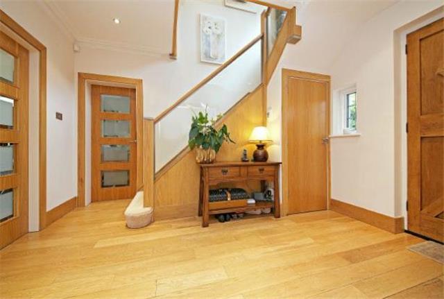  Image of 4 Bedroom Detached  To Rent at St. Thomas Drive, Pinner, HA5