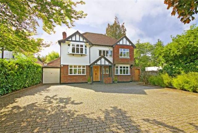  Image of 4 Bedroom Detached  To Rent at St. Thomas Drive, Pinner, HA5