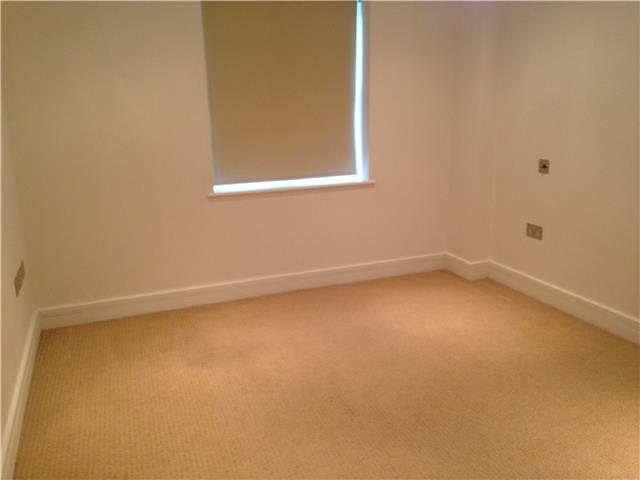  Image of 2 Bedroom Ground Flat  For Sale at Upper Mulgrave Road, Cheam, Sutton, SM2