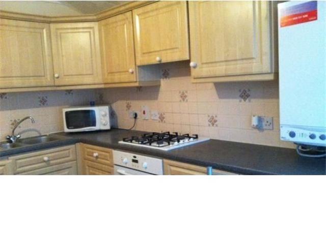  Image of 2 Bedroom Flat  To Rent at Selsdon Road, London, E13