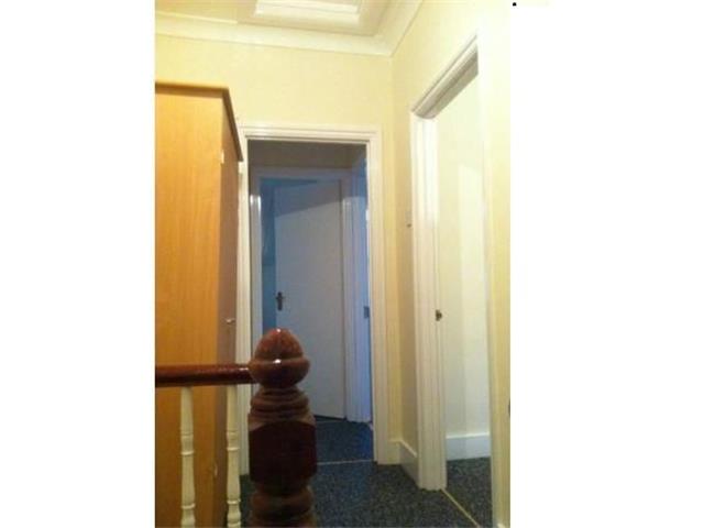  Image of 2 Bedroom Flat  To Rent at Selsdon Road, London, E13