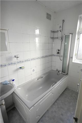  Image of 2 Bedroom End of Terrace for sale at Rose Glen, Romford, RM7