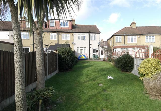  Image of 2 Bedroom End of Terrace for sale at Rose Glen, Romford, RM7