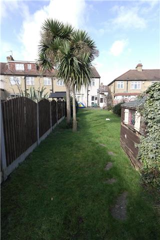  Image of 2 Bedroom End of Terrace for sale at Rose Glen, Romford, RM7