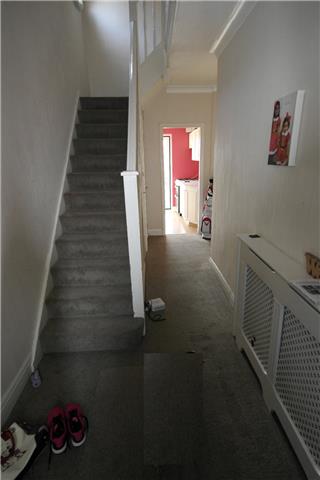  Image of 2 Bedroom End of Terrace for sale at Rose Glen, Romford, RM7