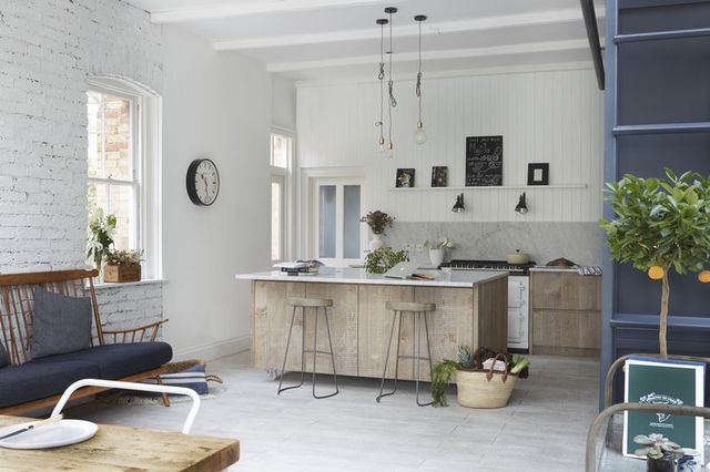  Image of 6 Bedroom Houses  For Sale at Lapworth Street, B94 5QS