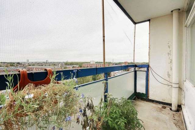  Image of 1 Bedroom Flat for sale at 172 Daubeney Road  London, E5 0EN