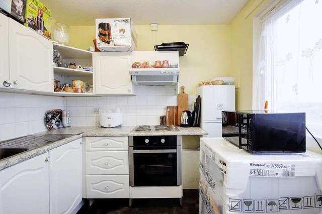  Image of 1 Bedroom Flat for sale at 172 Daubeney Road  London, E5 0EN