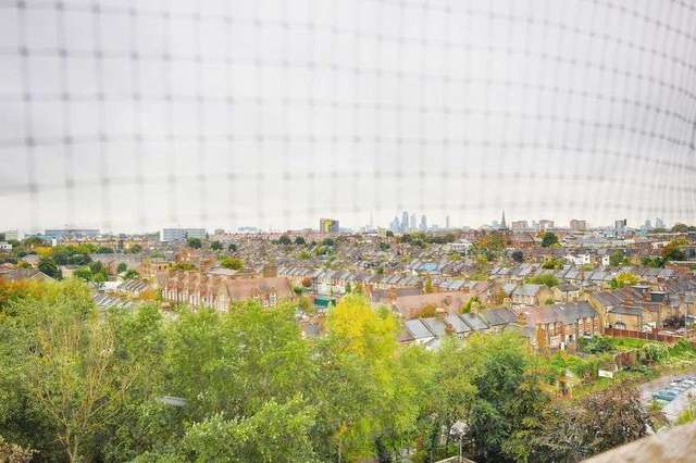  Image of 1 Bedroom Flat for sale at 172 Daubeney Road  London, E5 0EN