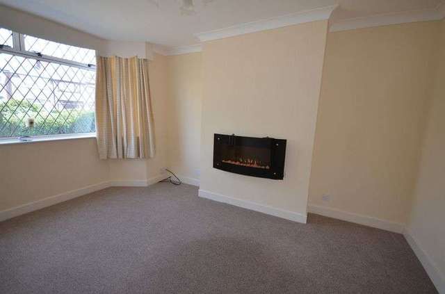  Image of 3 Bedroom Semi-Detached to rent at Dobson Road  Blackpool, FY3 7SH
