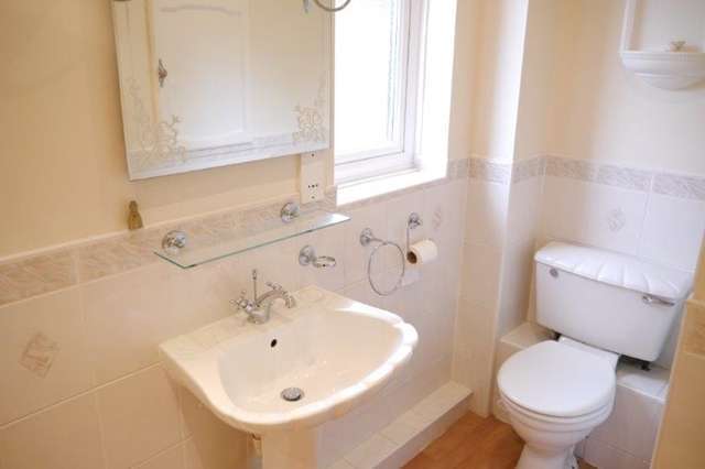  Image of 4 Bedroom Detached to rent at Holyrood Great Holm Milton Keynes, MK8 9AF