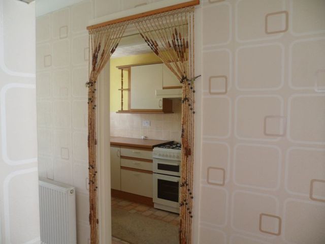  Image of 2 Bedroom Flat to rent at Mead Close  Paignton, TQ3 2PS