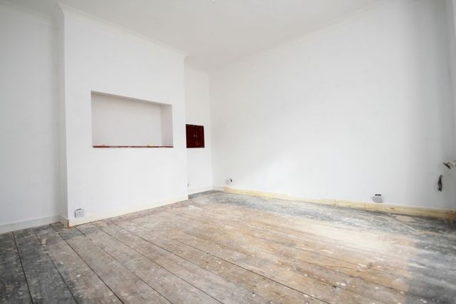  Image of 3 Bedroom Detached to rent at Acland Road  Bournemouth, BH9 1JH