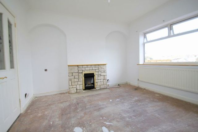  Image of 3 Bedroom Detached to rent at Acland Road  Bournemouth, BH9 1JH