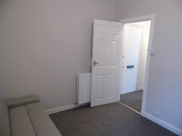  Image of 1 Bedroom Flat to rent at Largs North Ayrshire North Ayrshire, KA30 9AG
