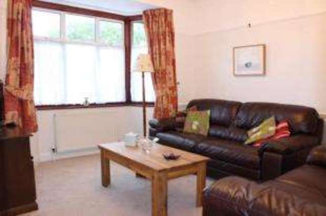  Image of 4 Bedroom Terraced for sale at Barkingside  Barkingside, IG6 1BH