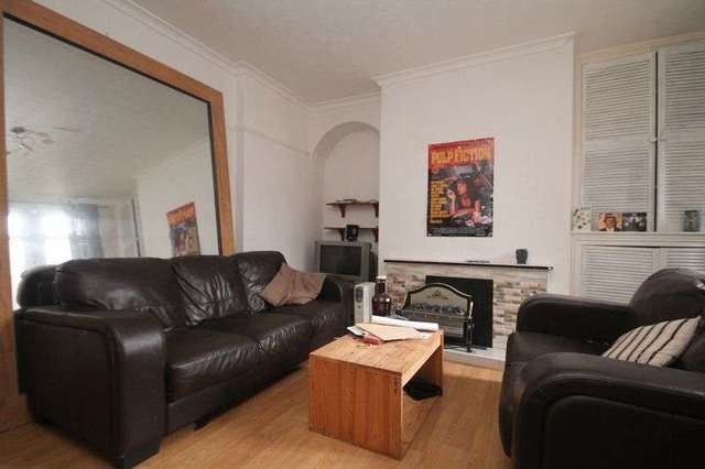  Image of 4 Bedroom Terraced to rent at Biddlestone Road Heaton Newcastle Upon Tyne, NE6 5SP