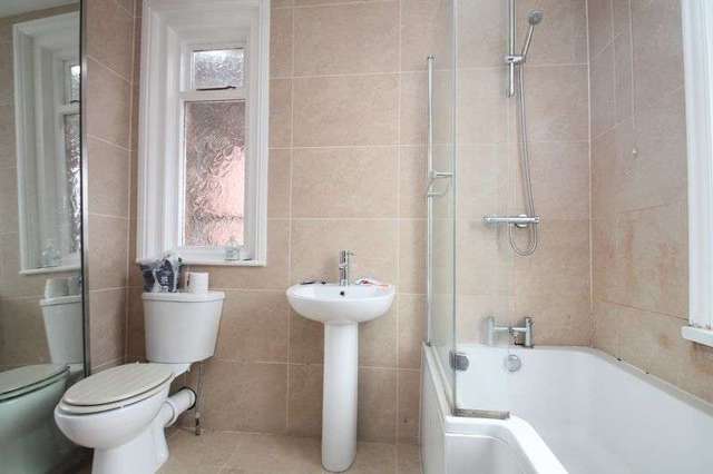  Image of 4 Bedroom Terraced to rent at Biddlestone Road Heaton Newcastle Upon Tyne, NE6 5SP