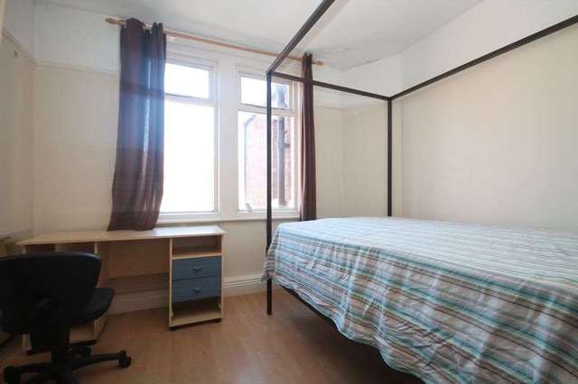  Image of 4 Bedroom Terraced to rent at Biddlestone Road Heaton Newcastle Upon Tyne, NE6 5SP