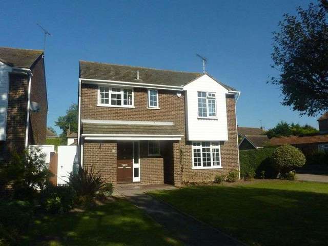  Image of 4 Bedroom Detached for sale at Bishopsteignton Shoeburyness Southend-On-Sea, SS3 8AD