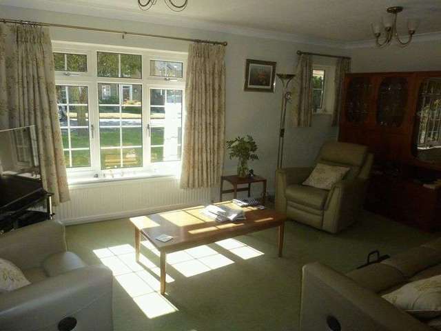  Image of 4 Bedroom Detached for sale at Bishopsteignton Shoeburyness Southend-On-Sea, SS3 8AD