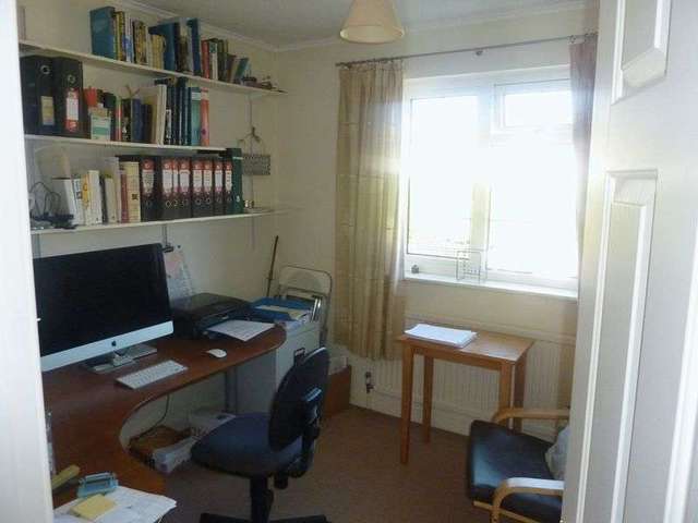  Image of 4 Bedroom Detached for sale at Bishopsteignton Shoeburyness Southend-On-Sea, SS3 8AD