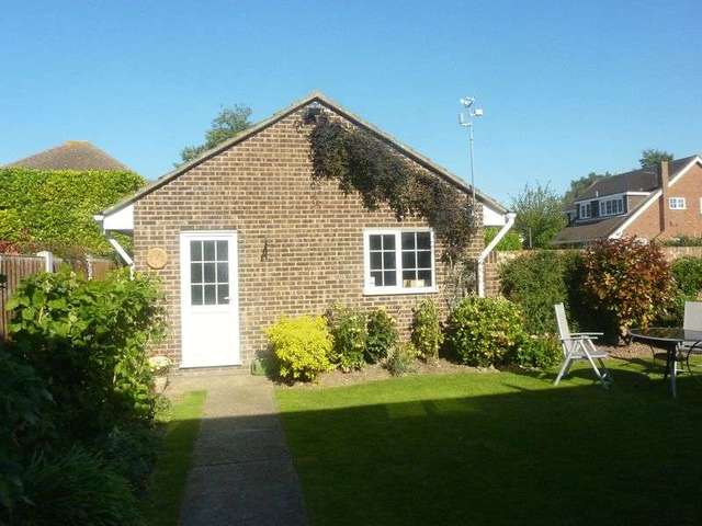  Image of 4 Bedroom Detached for sale at Bishopsteignton Shoeburyness Southend-On-Sea, SS3 8AD