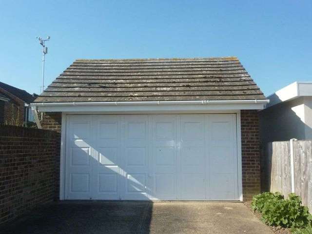  Image of 4 Bedroom Detached for sale at Bishopsteignton Shoeburyness Southend-On-Sea, SS3 8AD