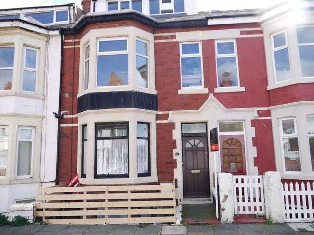  Image of Studio to rent at Brighton Avenue  Blackpool, FY4 1HL