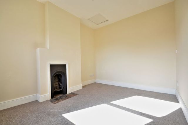  Image of 2 Bedroom Terraced for sale at Broadway  Didcot, OX11 8AQ