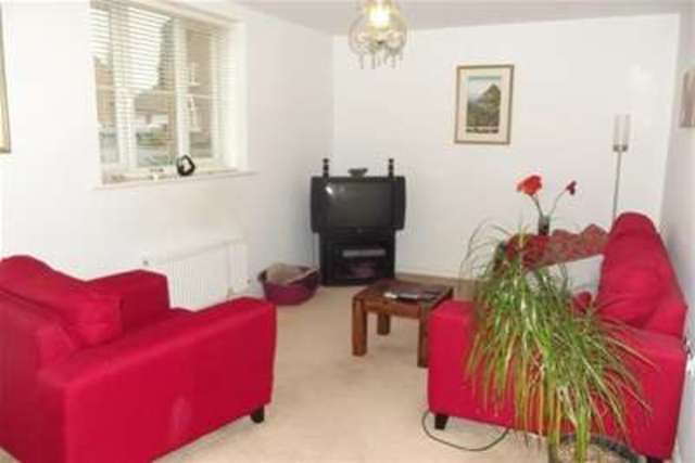  Image of 2 Bedroom Flat to rent at Nottingham, NG15 7EZ