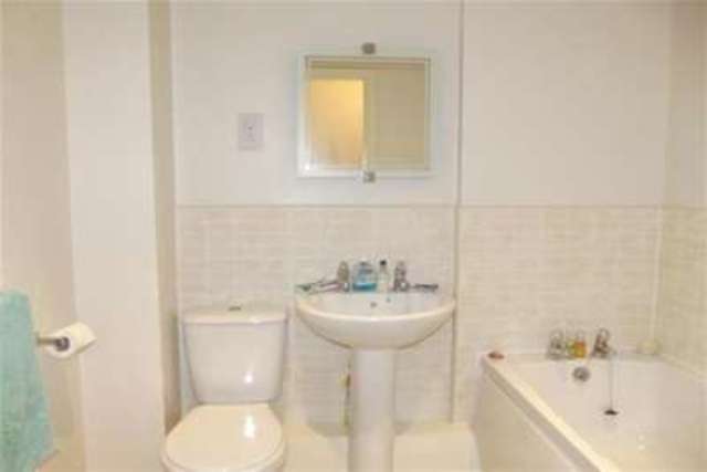 Image of 2 Bedroom Flat to rent at Nottingham, NG15 7EZ