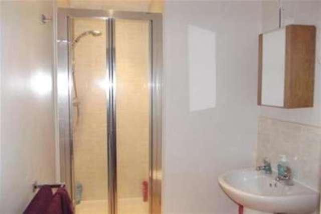  Image of 2 Bedroom Flat to rent at Nottingham, NG15 7EZ