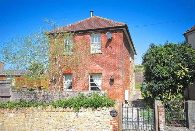  Image of 3 Bedroom Detached for sale at Station Road Castle Cary Castle Cary, BA7 7BX