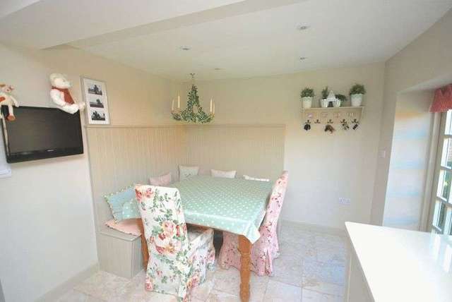 Image of 3 Bedroom Detached for sale at Station Road Castle Cary Castle Cary, BA7 7BX