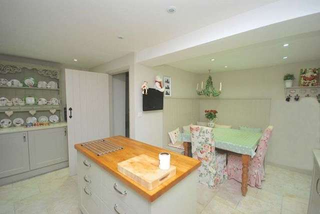  Image of 3 Bedroom Detached for sale at Station Road Castle Cary Castle Cary, BA7 7BX