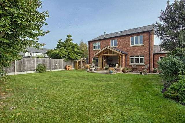  Image of 6 Bedroom Detached for sale at Chapel Road Hesketh Bank Preston, PR4 6RY