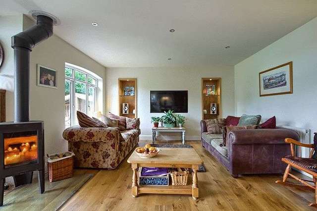  Image of 6 Bedroom Detached for sale at Chapel Road Hesketh Bank Preston, PR4 6RY