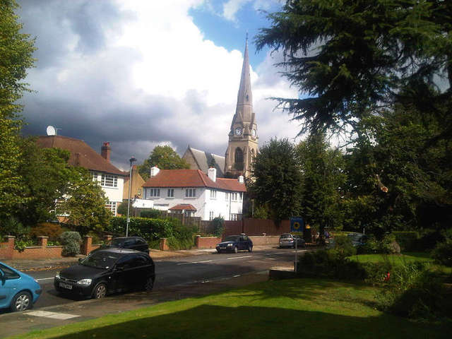  Image of 2 Bedroom Flat to rent at Isleworth. Middlesex, TW7 4PQ
