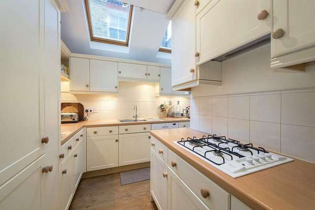  Image of 5 Bedroom Terraced for sale at Parsons Green Fulham Fulham, SW6 4BT