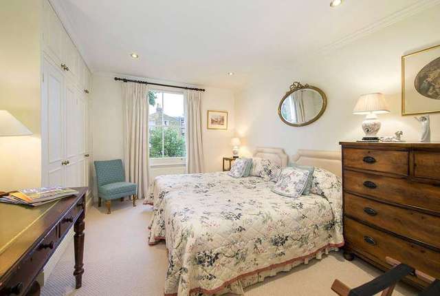  Image of 5 Bedroom Terraced for sale at Parsons Green Fulham Fulham, SW6 4BT
