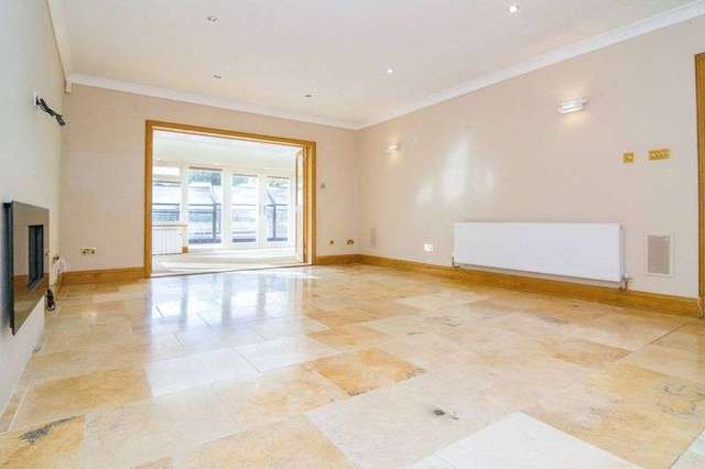  Image of 4 Bedroom Detached to rent at Cross Keys Hereford, HR1 3NT