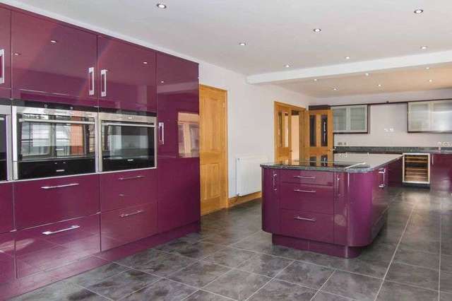  Image of 4 Bedroom Detached to rent at Cross Keys Hereford, HR1 3NT