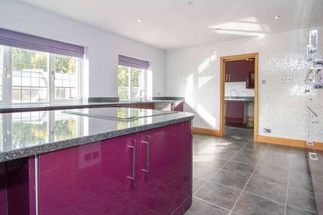  Image of 4 Bedroom Detached to rent at Cross Keys Hereford, HR1 3NT