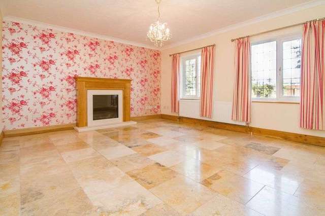  Image of 4 Bedroom Detached to rent at Cross Keys Hereford, HR1 3NT