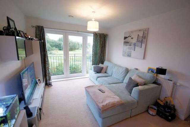  Image of 2 Bedroom Flat for sale at Howe Road  Gosport, PO13 8GY