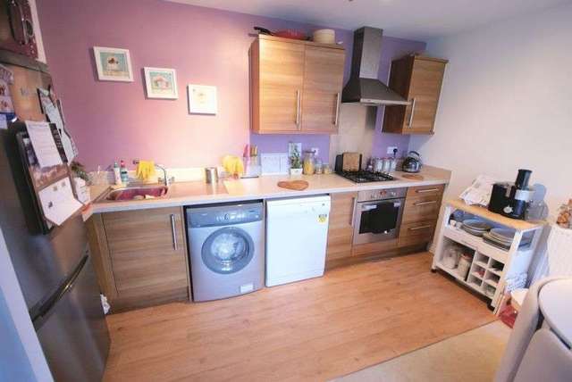  Image of 2 Bedroom Flat for sale at Howe Road  Gosport, PO13 8GY