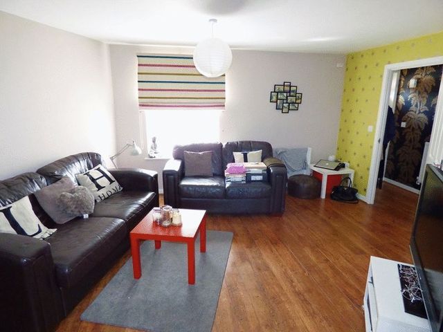  Image of 2 Bedroom Flat to rent at Daunt Road Brockworth Gloucester, GL3 4BW