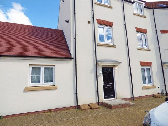  Image of 2 Bedroom Flat to rent at Daunt Road Brockworth Gloucester, GL3 4BW