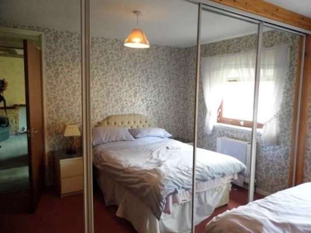  Image of 2 Bedroom Bungalow for sale at Carluke Lanarkshire Carluke, KY8 5TT
